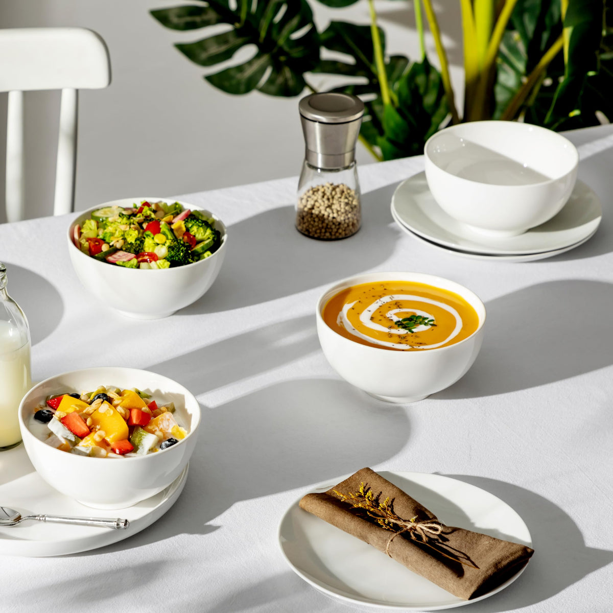 White 26 Oz Ceramic Soup Bowls of 4 W52153
